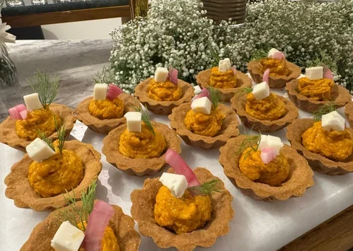 Live Counters & Interactive Food Stations: